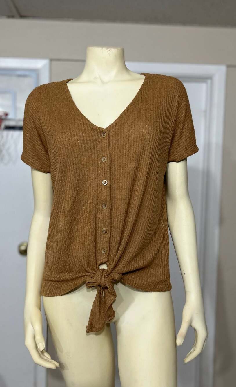 Women ribbed knit button/tie top
